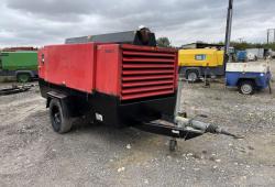 ATLAS COPCO<br>XAHS 236CD S-NO 592228